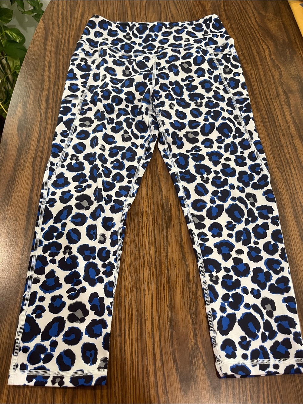 Gottex Blue and Black Leopard Print Active Capri Leggings